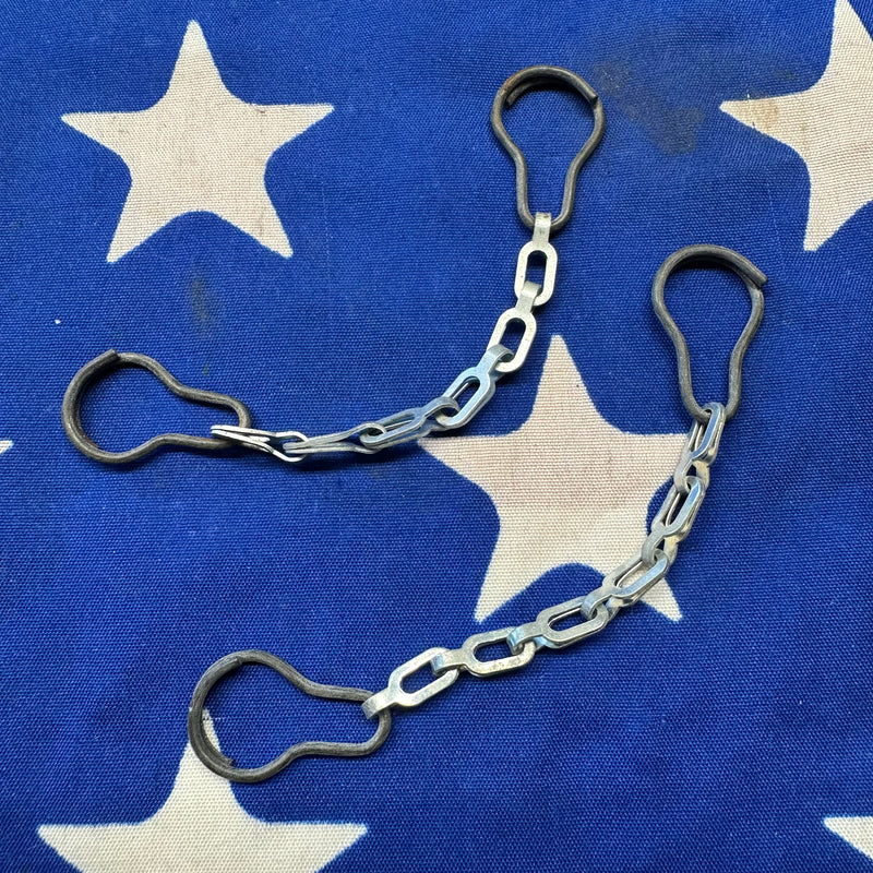 NOS M151 Series M151A2 Top Bow or Thumbscrew Clip & Chain